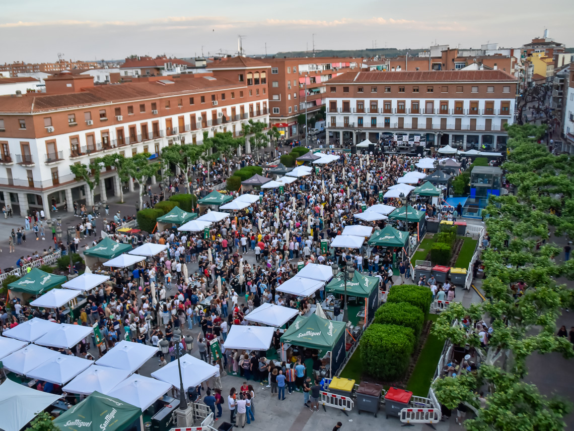 Imagen de la Plaza Mayor de Torrejón de Ardoz durante la celebración de Saborea Torrejón