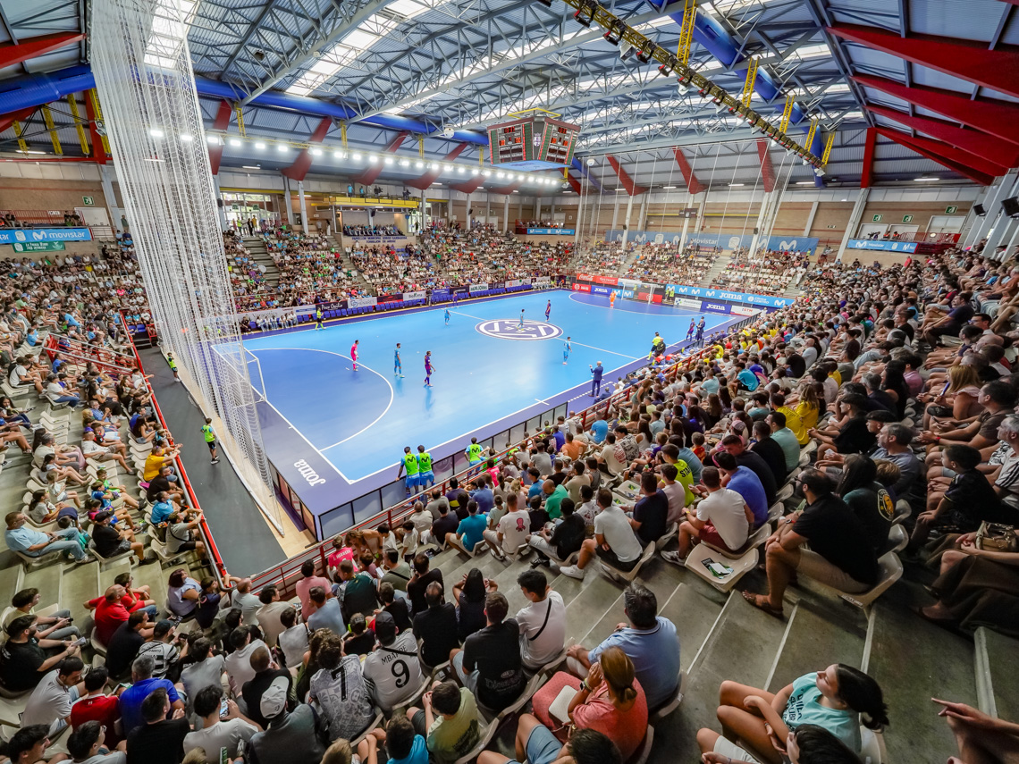 Imagen del Pabellón Jorge Garbajosa en el partido ante el Barça de esta temporada