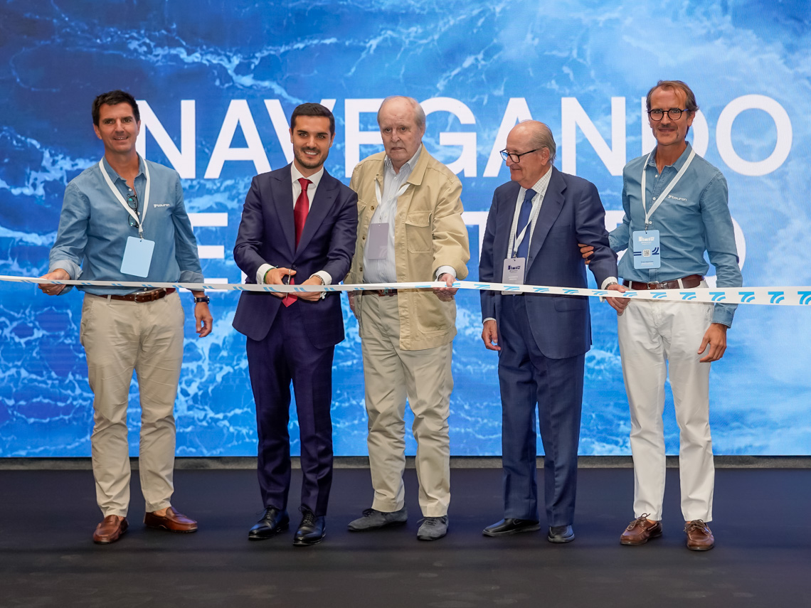 El alcalde, Alejandro Navarro, inaugurando las instalaciones de Touron